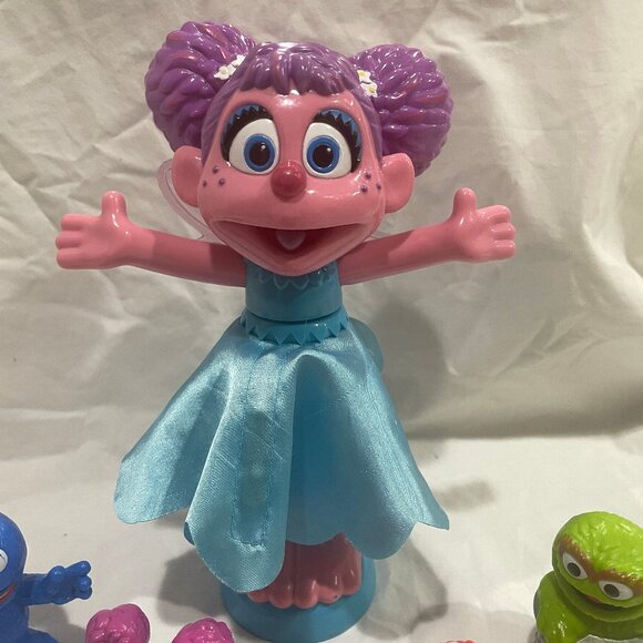 Sesame Street Lot: Abby Cadabby Toy For Parts, display only & Elmo, Oscar, Grovr - Picture 2 of 16